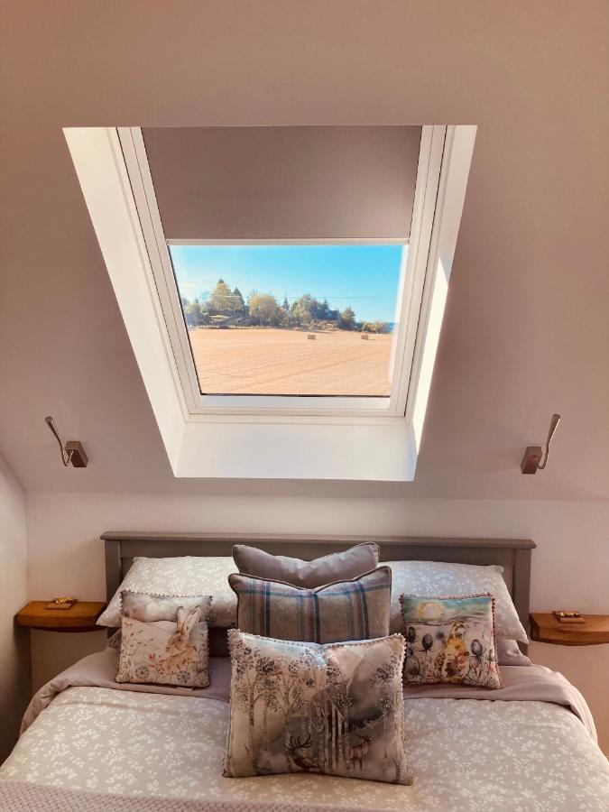 'Wardlaw View' Luxury Studio Apartment With Stunning View Kirkhill 外观 照片